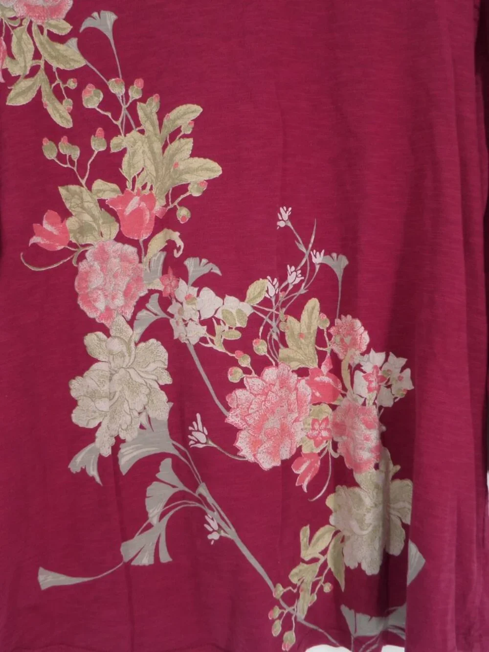 Chico's  Women's 3/4 Sleeve  Raspberry Color Floral Accent  Top  Size 3 US XL